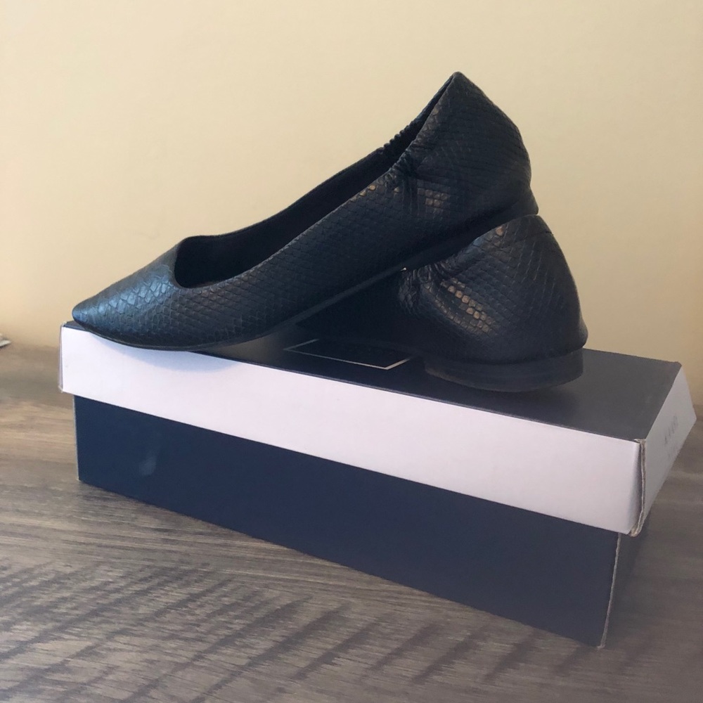 Shoes - Picture 2 of 4